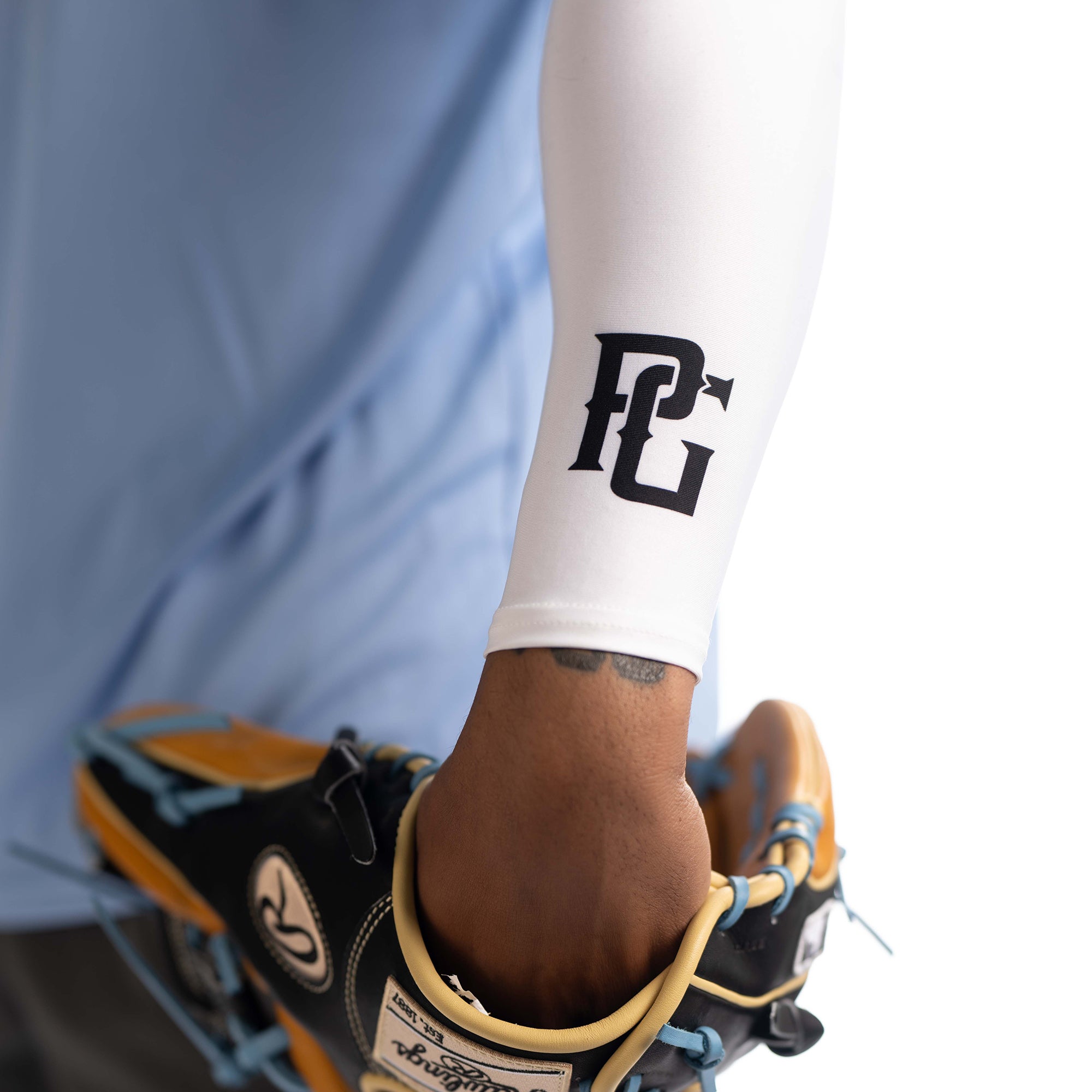 PERFORMANCE ARM SLEEVE